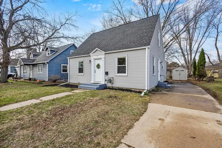 1306 W Wisconsin Street, Portage, WI 53901 - #2