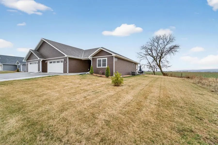 804 Roosevelt Street, Baraboo, WI 53913 - #2