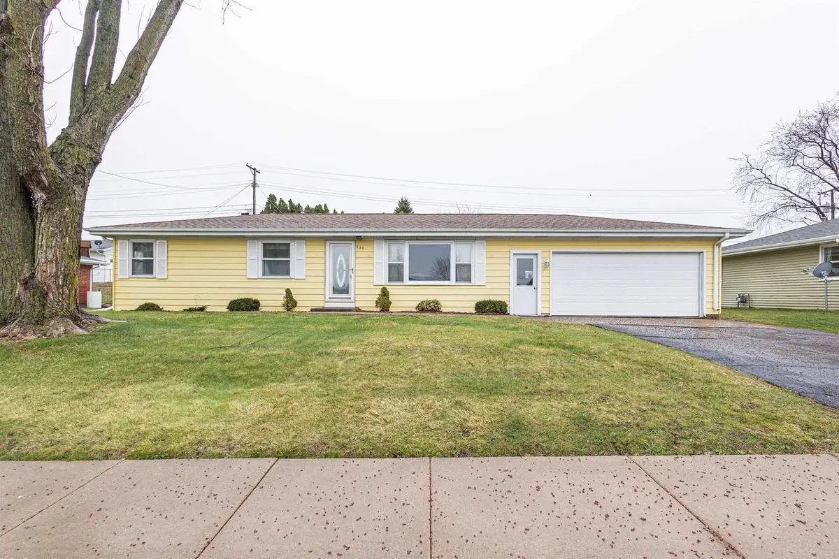 233 St Ann Avenue, Dickeyville, WI 53808 - #1