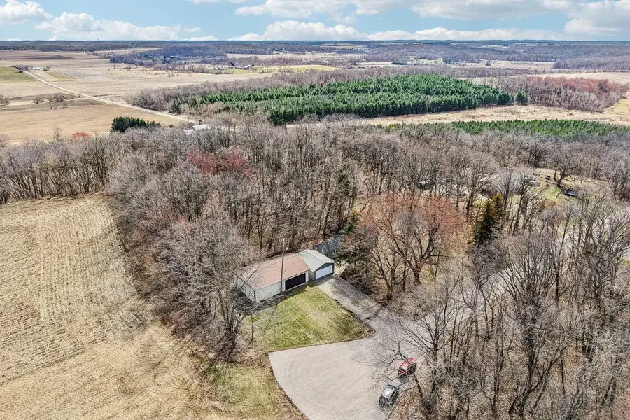 5040 Crestview Road, Marshall, WI 53559 - #2
