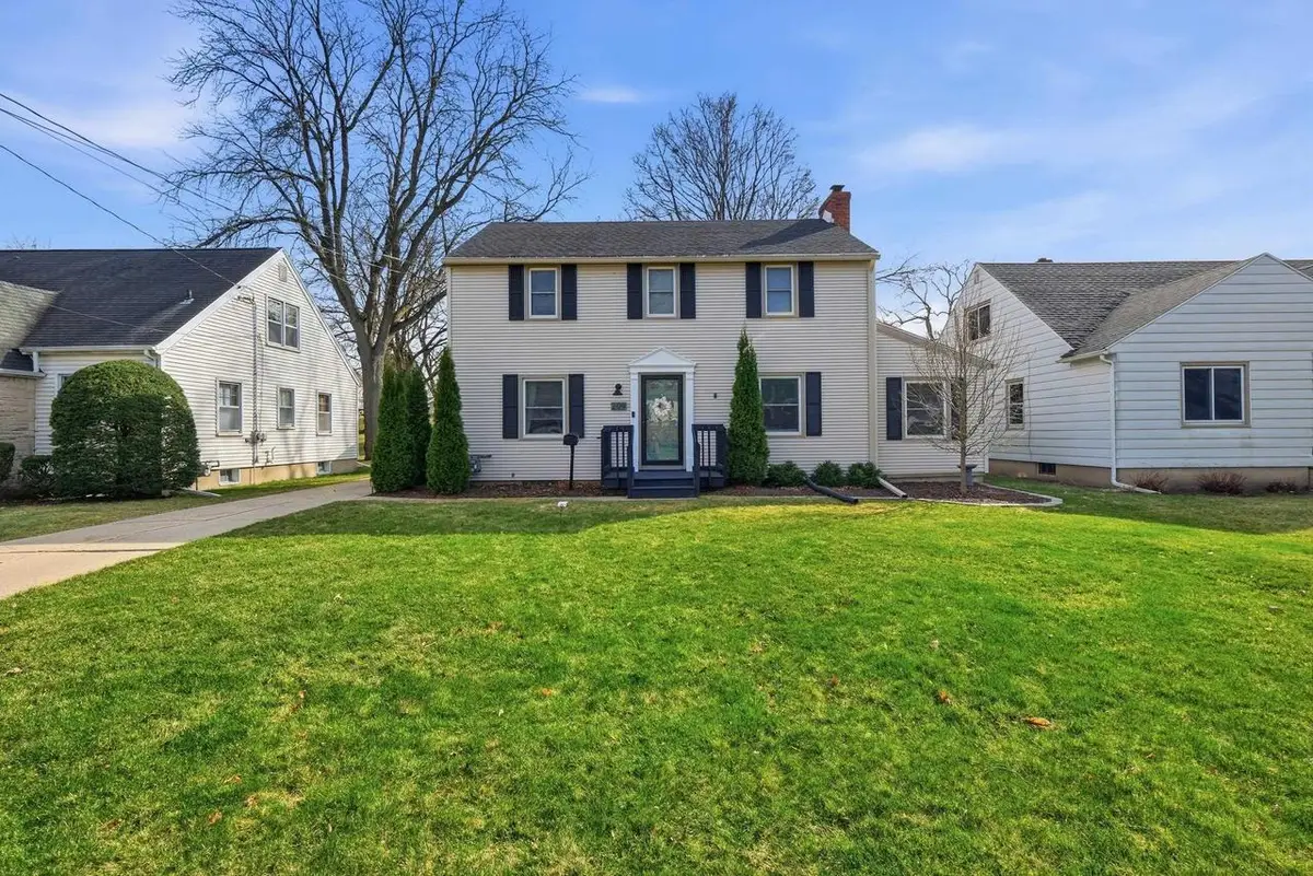 209 Oak Street, Sun Prairie, WI 53590 - #1
