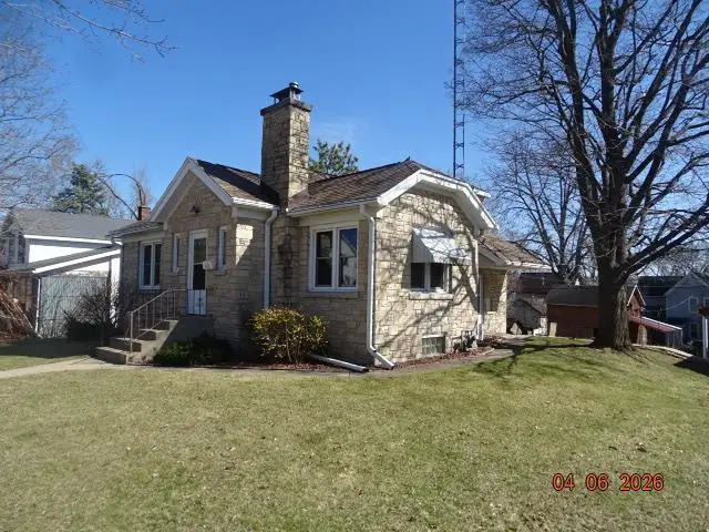 626 W Pleasant Street, Portage, WI 53901 - #3