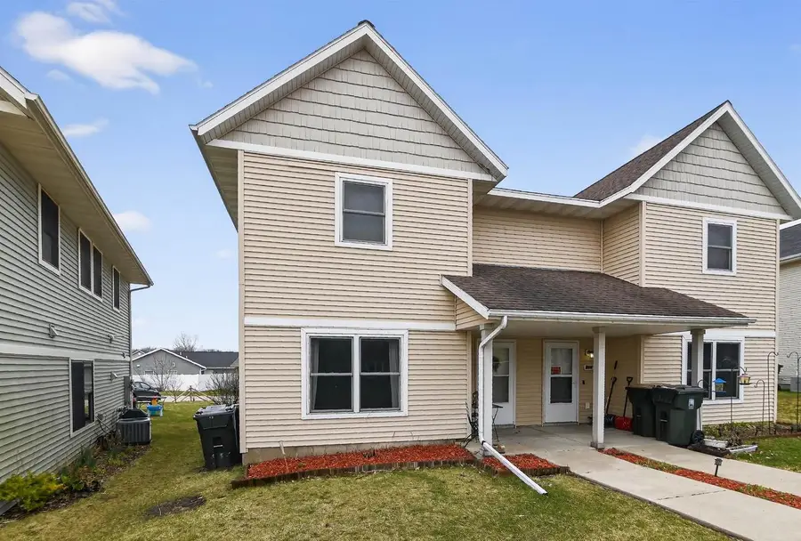 218 S Musket Ridge Drive #6, Sun Prairie, WI 53590 - #2