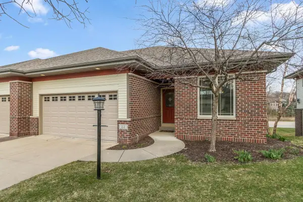 22 Windswept Way, Fitchburg, WI 53719