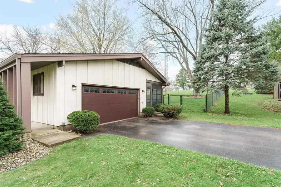 833 N Marion Avenue, Janesville, WI 53548 - #3