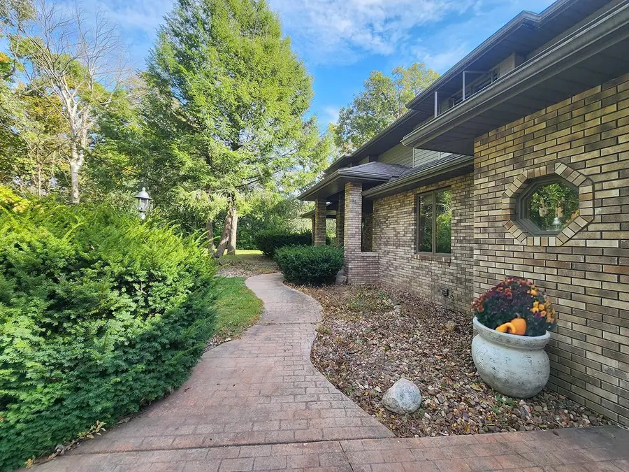 4230 N Juniper Drive, Janesville, WI 53545 - #2