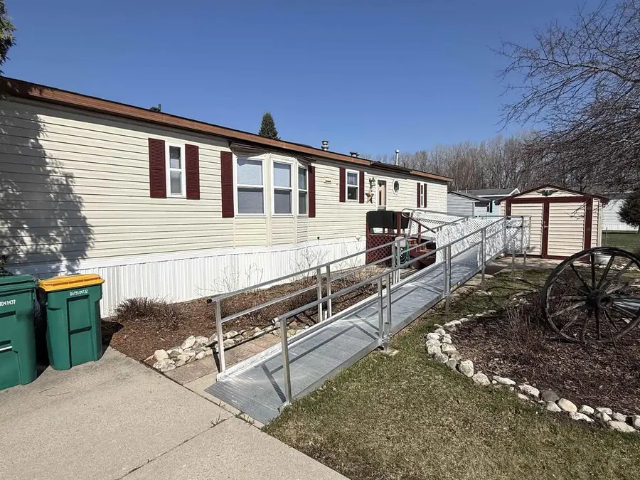 402 Opal Avenue, Lannon, WI 53046 - #2