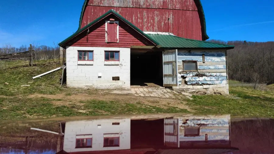 30112 moccasin Avenue, Kendall, WI 54638 - #2