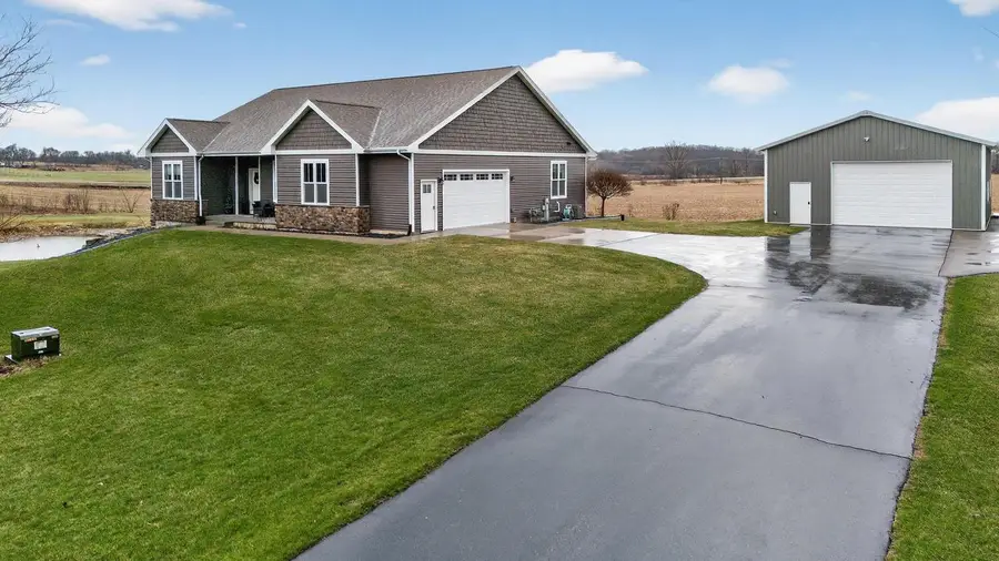 1823 S Brooklyn Drive, Stoughton, WI 53589 - #2