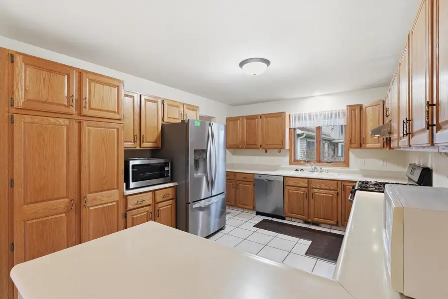 830 Devonshire Road, Stoughton, WI 53589 - #2