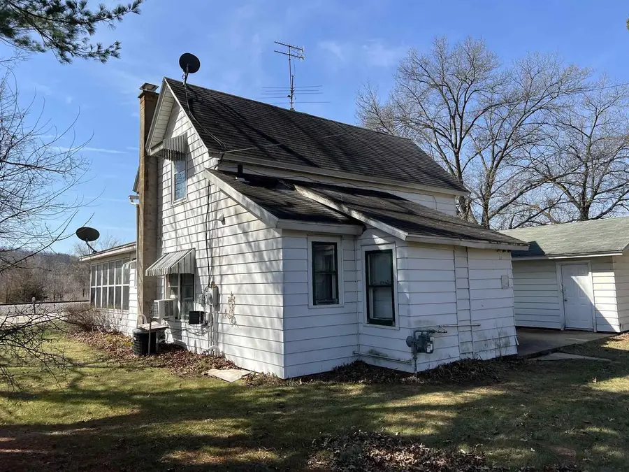 432 W Front Street, Muscoda, WI 53573 - #3