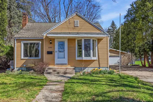 250 E Dewey Street, Platteville, WI 53818