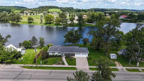 105 County Rd V, Cazenovia, WI 53924