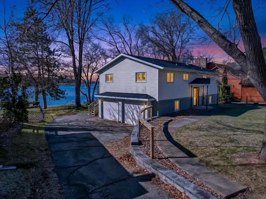 W5605 Island Drive, Pardeeville, WI 53954 - #2