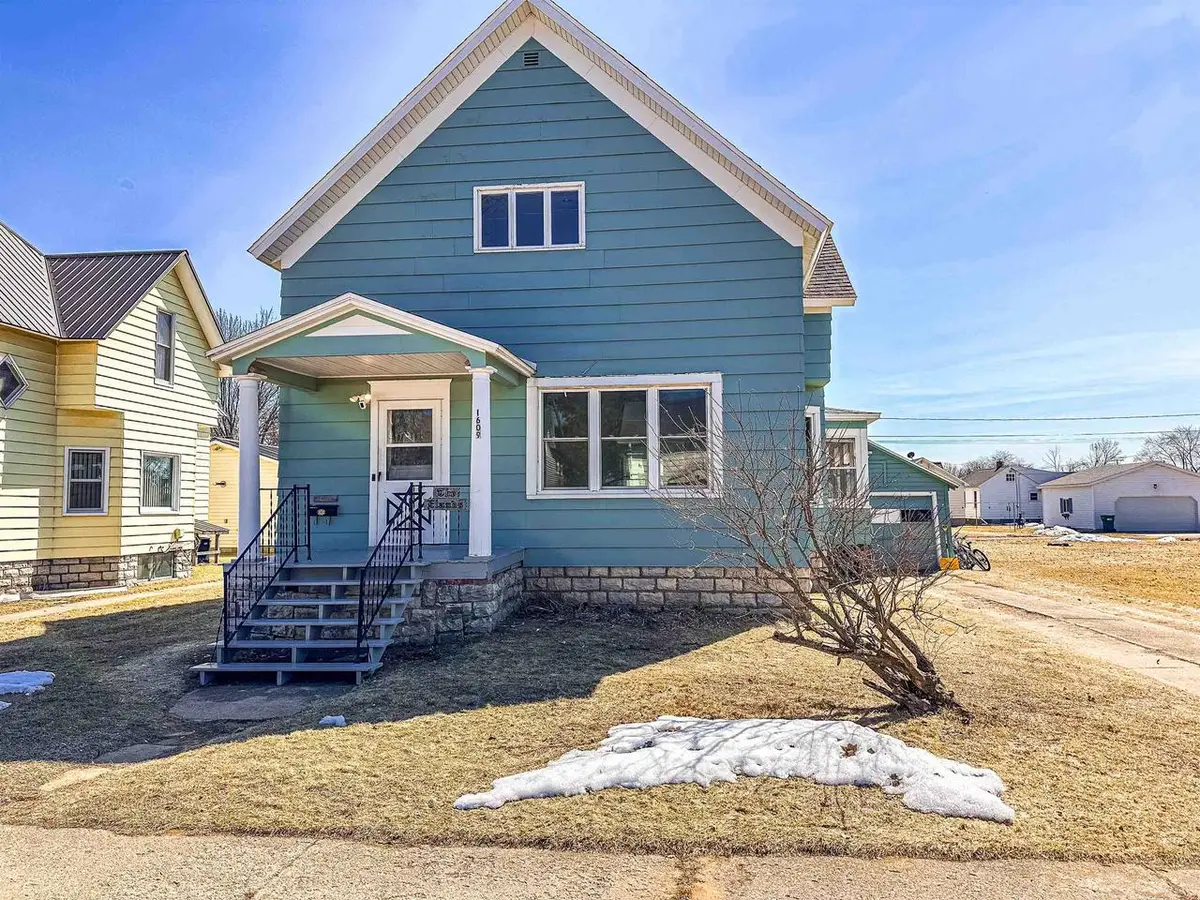1609 Mary Street, Marinette, WI 54143 - #1