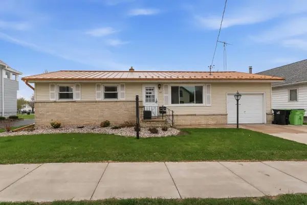 127 E Davis Street, Beaver Dam, WI 53916