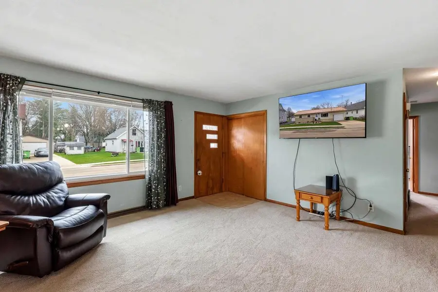 127 E Davis Street, Beaver Dam, WI 53916 - #3