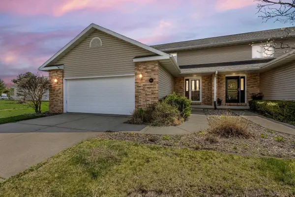 1014 S Perry Parkway, Oregon, WI 53575