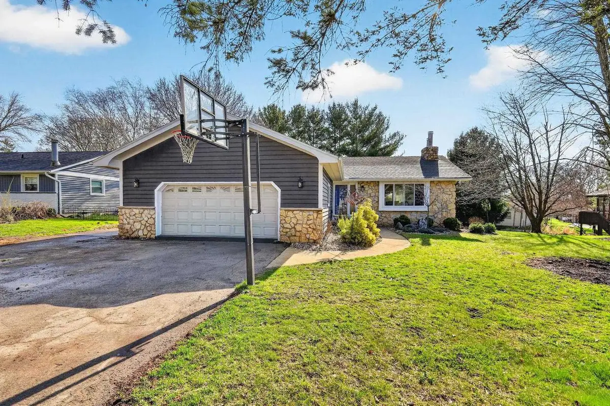 115 West Ridge Circle, Cambridge, WI 53523 - #1