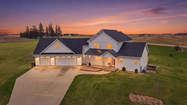 N6329 Tradewinds Circle, Beaver Dam, WI 53916