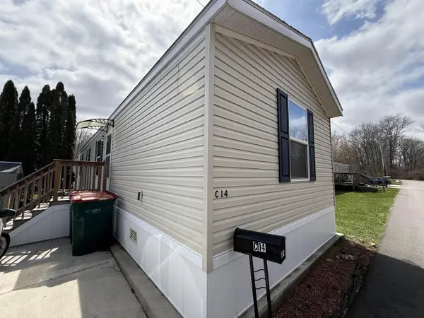 8481 S 5th Avenue #C14, Oak Creek, WI 53154