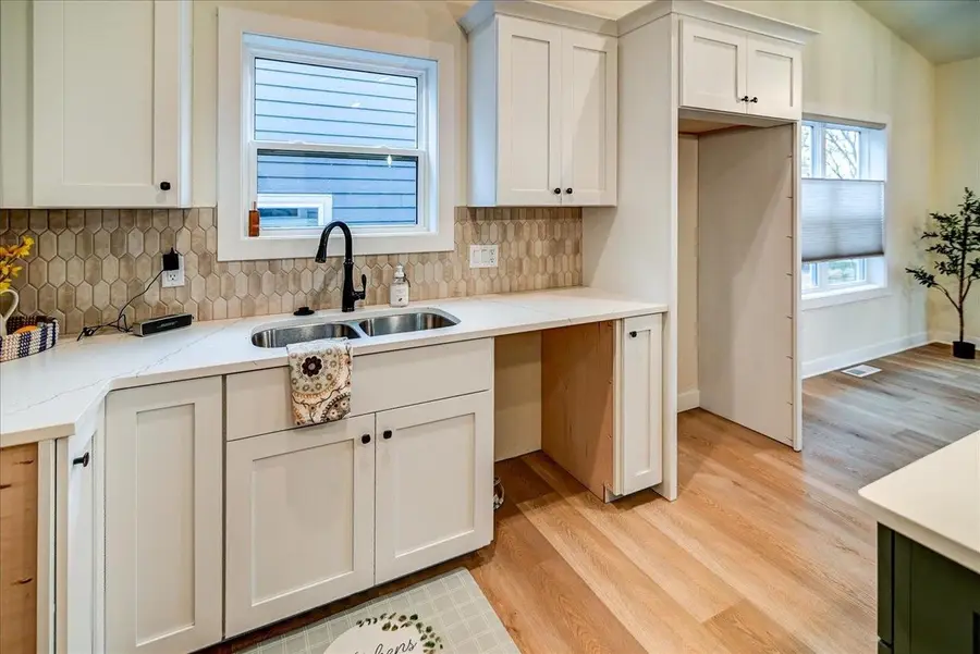 4121 Fox Forest Way, Deforest, WI 53532 - #2