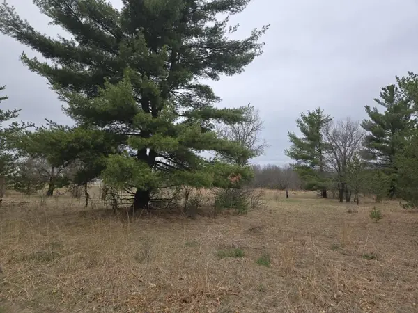 826 County Road C, Hancock, WI 54943