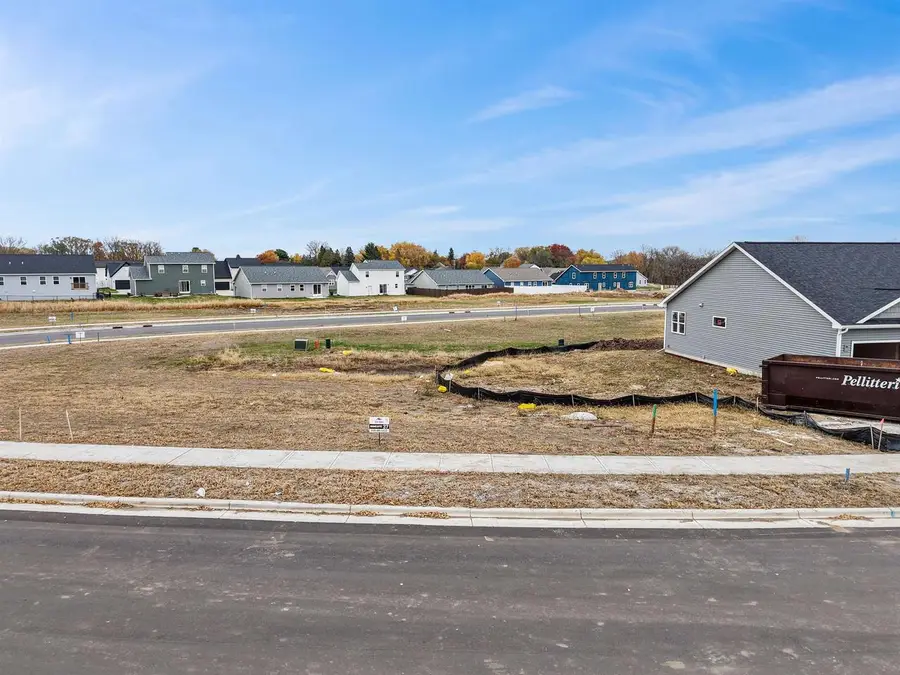 368 Dahlia Drive, Stoughton, WI 53589 - #2