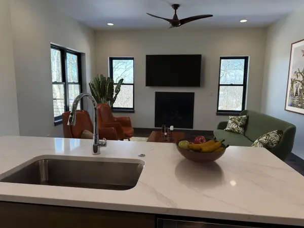 214 Whitetail Lane #6, Deerfield, WI 53531