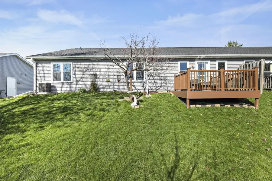 532 Plum Tree Drive, Evansville, WI 53536 - #3