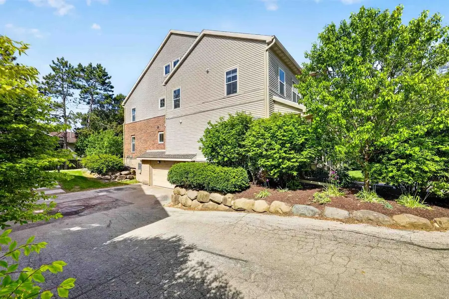 2896 Seminole Highway #7, Fitchburg, WI 53711 - #3