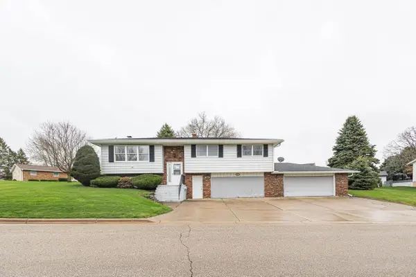 406 W Dewey Street, Cuba City, WI 53807
