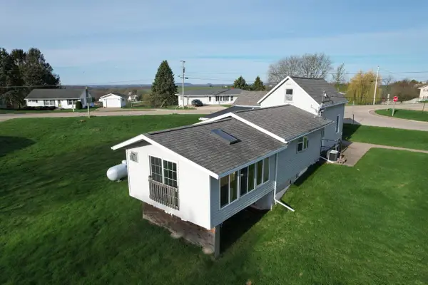 126 Bunker Hill Street, Potosi, WI 53820