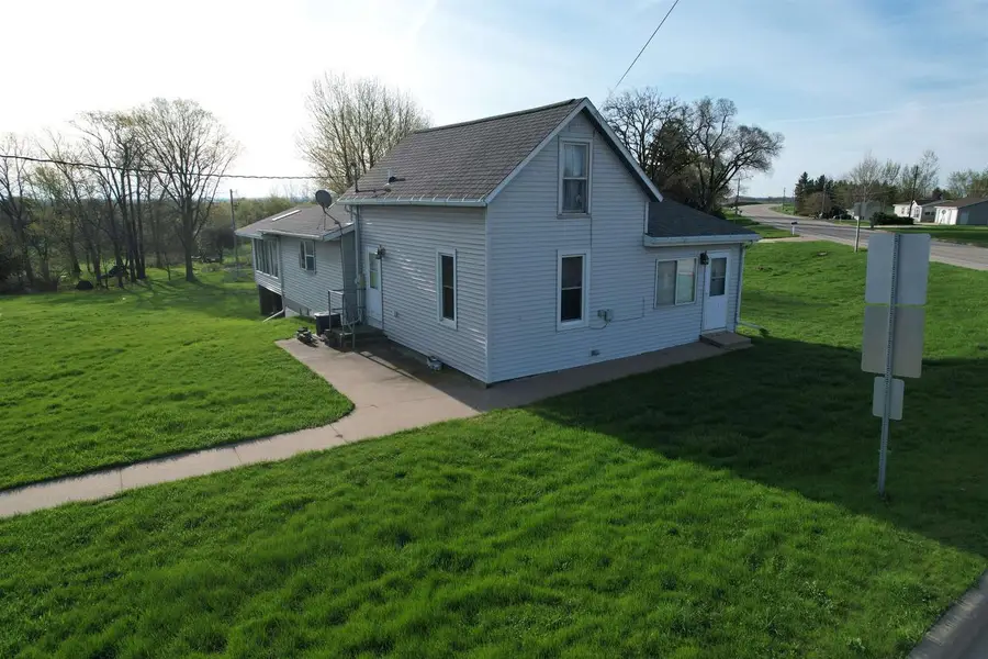 126 Bunker Hill Street, Potosi, WI 53820 - #2