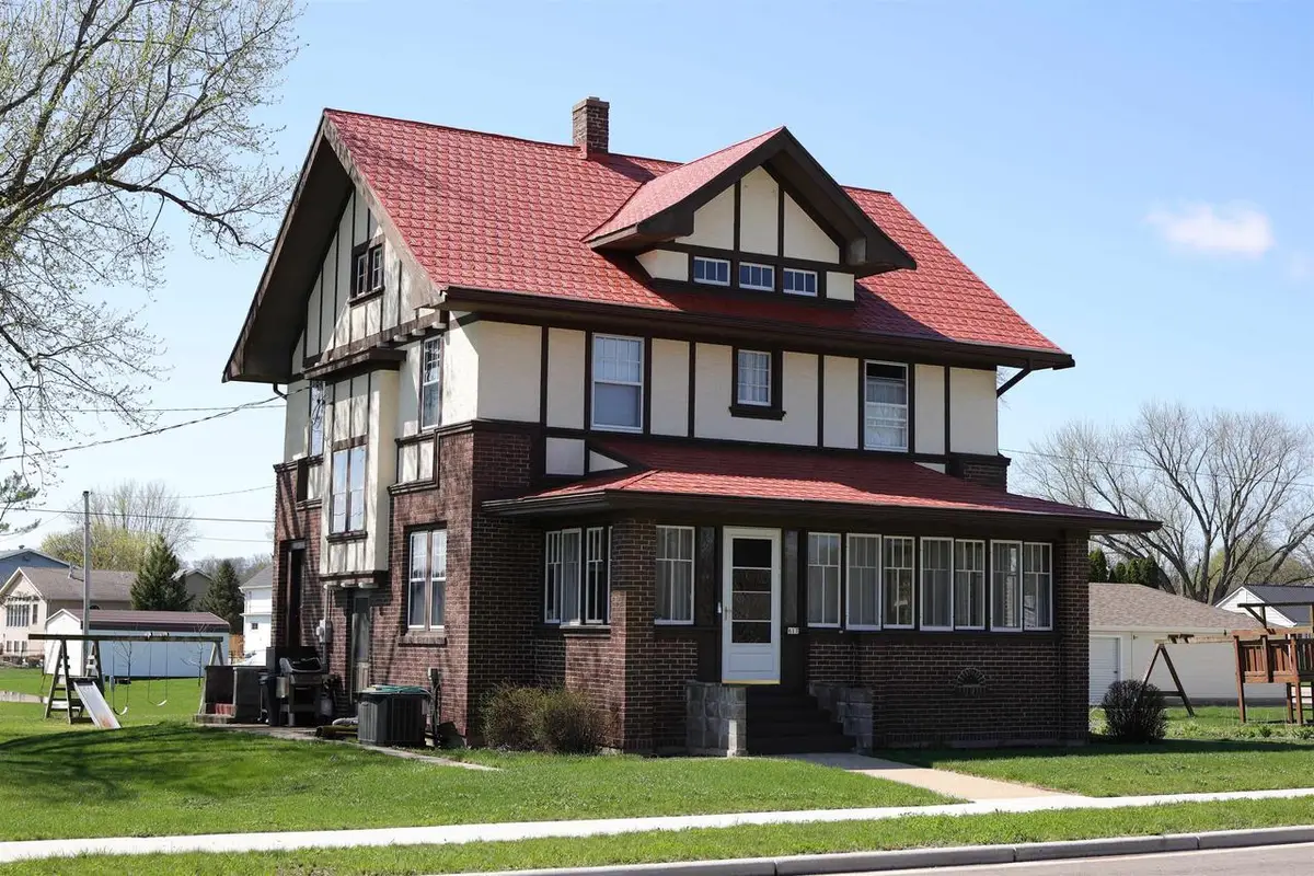 617 E Lake Avenue, Monticello, WI 53570 - #1