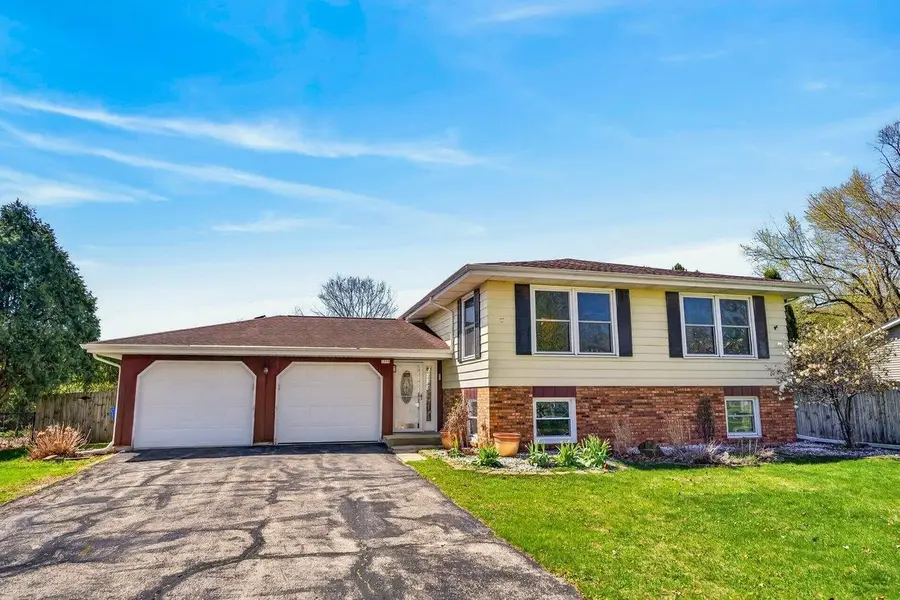 5755 Pembroke Drive, Fitchburg, WI 53711 - #2