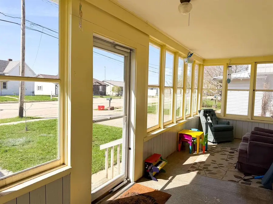 1238 Dodgeville Street, Highland, WI 53543 - #3