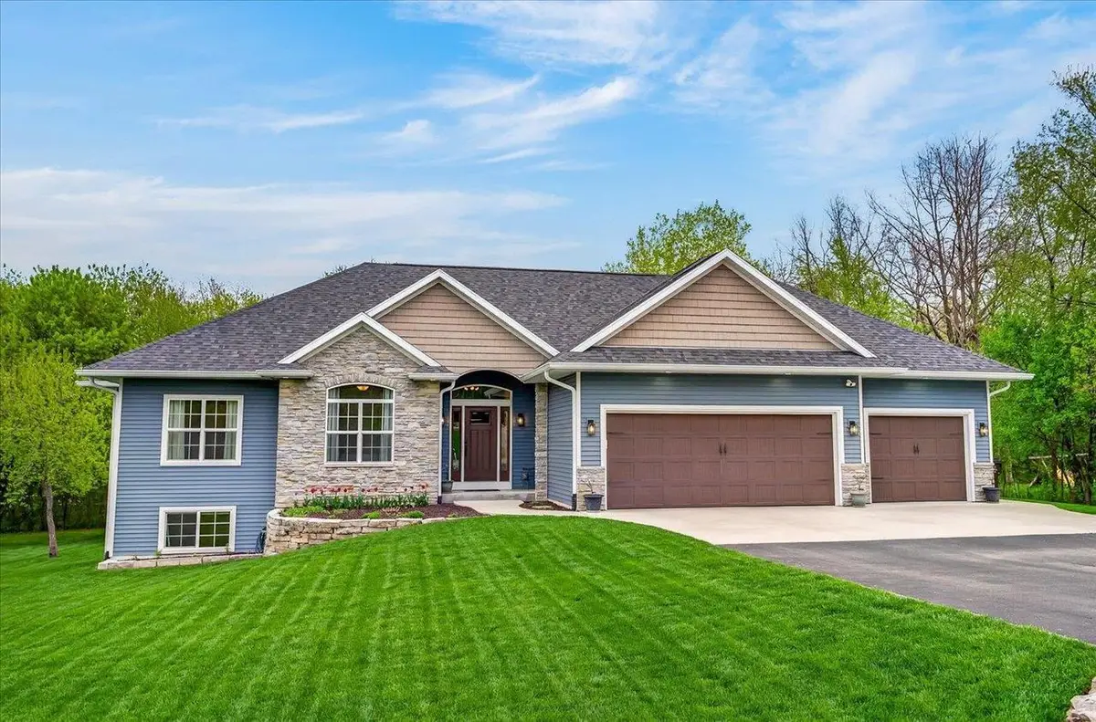 11702 Woodsview Crossing Crossing, Edgerton, WI 53534 - #1