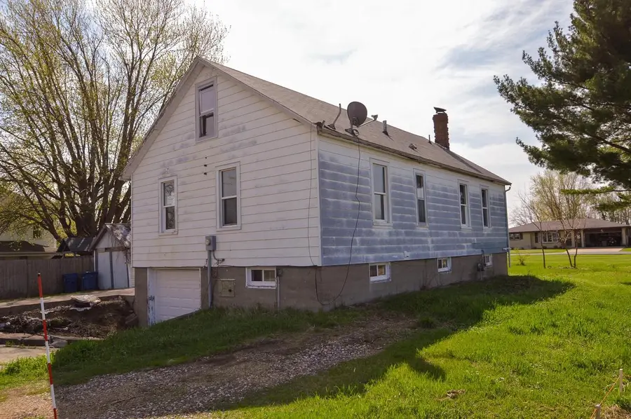 1605 28th Street, Hazel Green, WI 53811 - #2