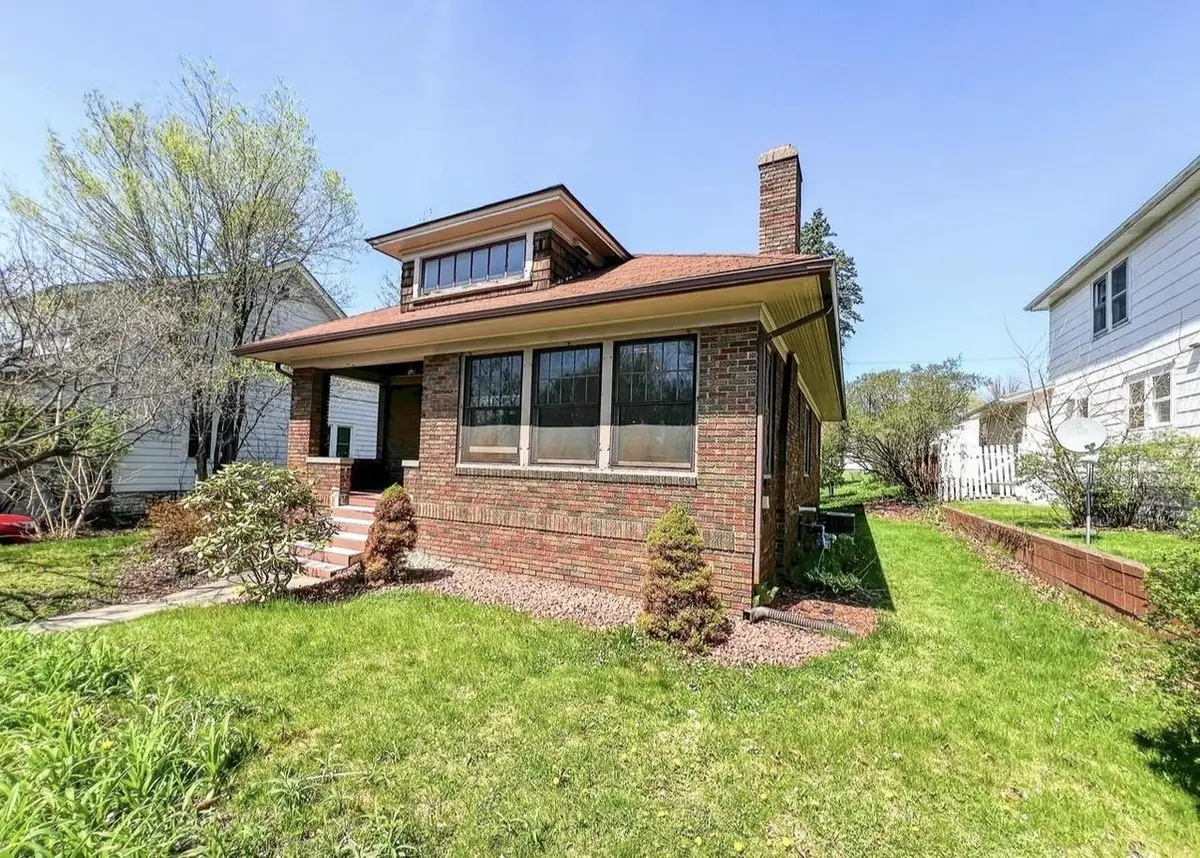 427 8th Street, Baraboo, WI 53913 - #1