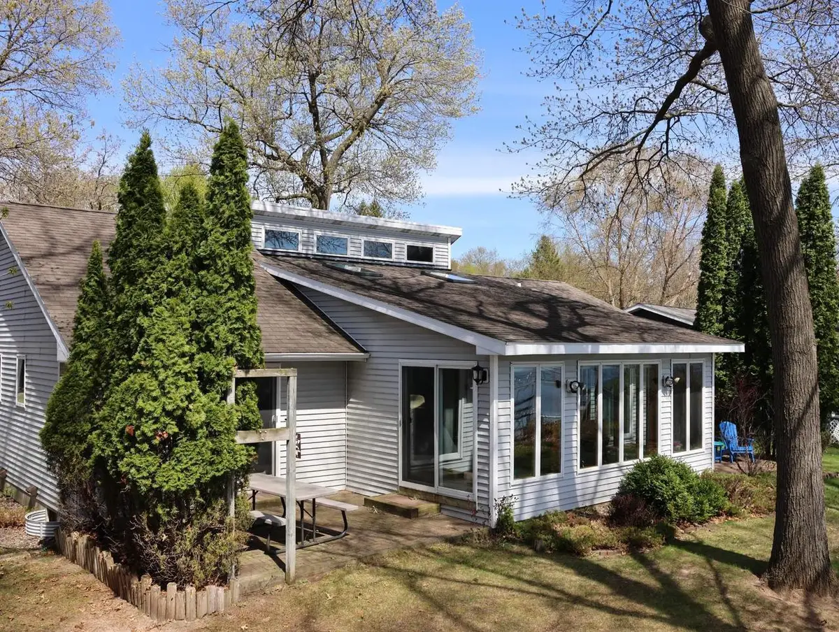 W5733 Island Drive, Pardeeville, WI 53954 - #1