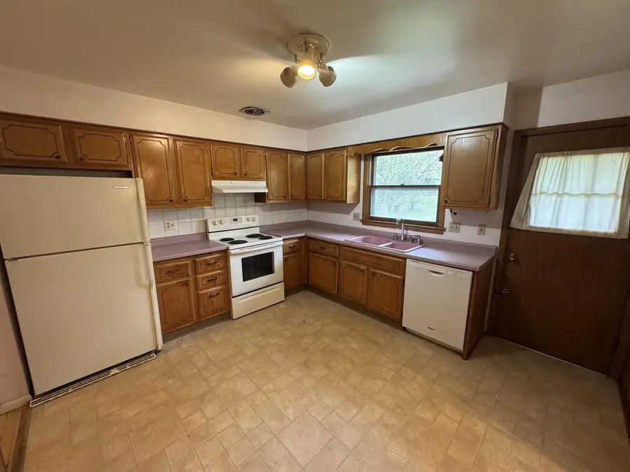 18 N Kenosha Drive, Madison, WI 53705 - #2