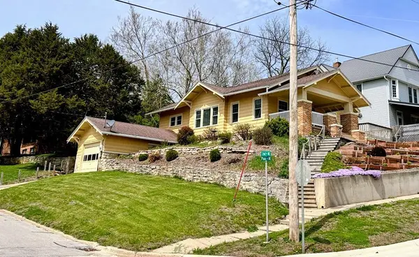 301 Plum Street, Elkader, IA 52043