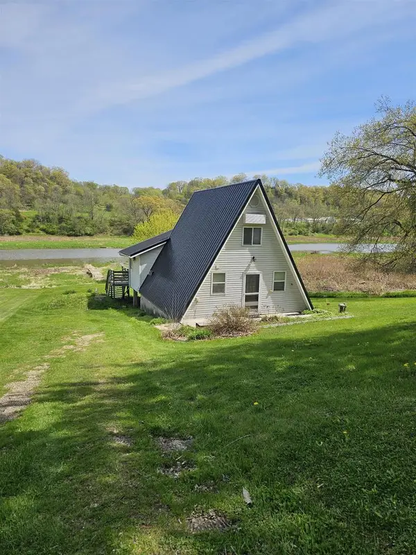 3398 Kress Lane, Potosi, WI 53820