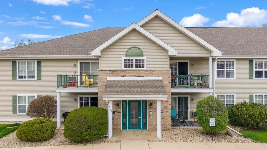 203 Kearney Way #304, Waunakee, WI 53597 - #3