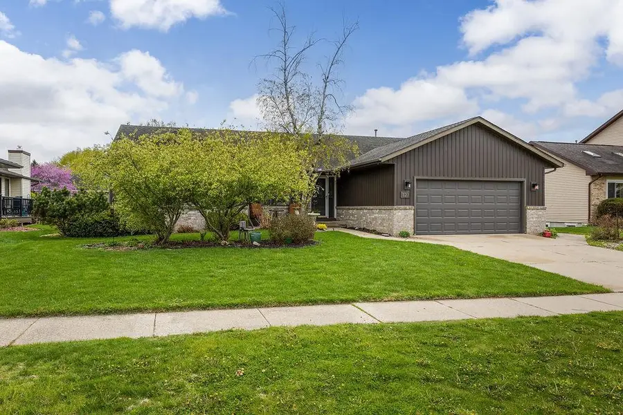 121 Stonehaven Drive, Sun Prairie, WI 53590 - #2