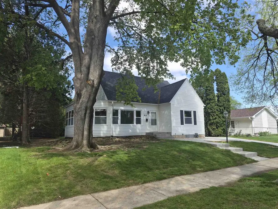 915 Fremont Street, Janesville, WI 53545 - #3