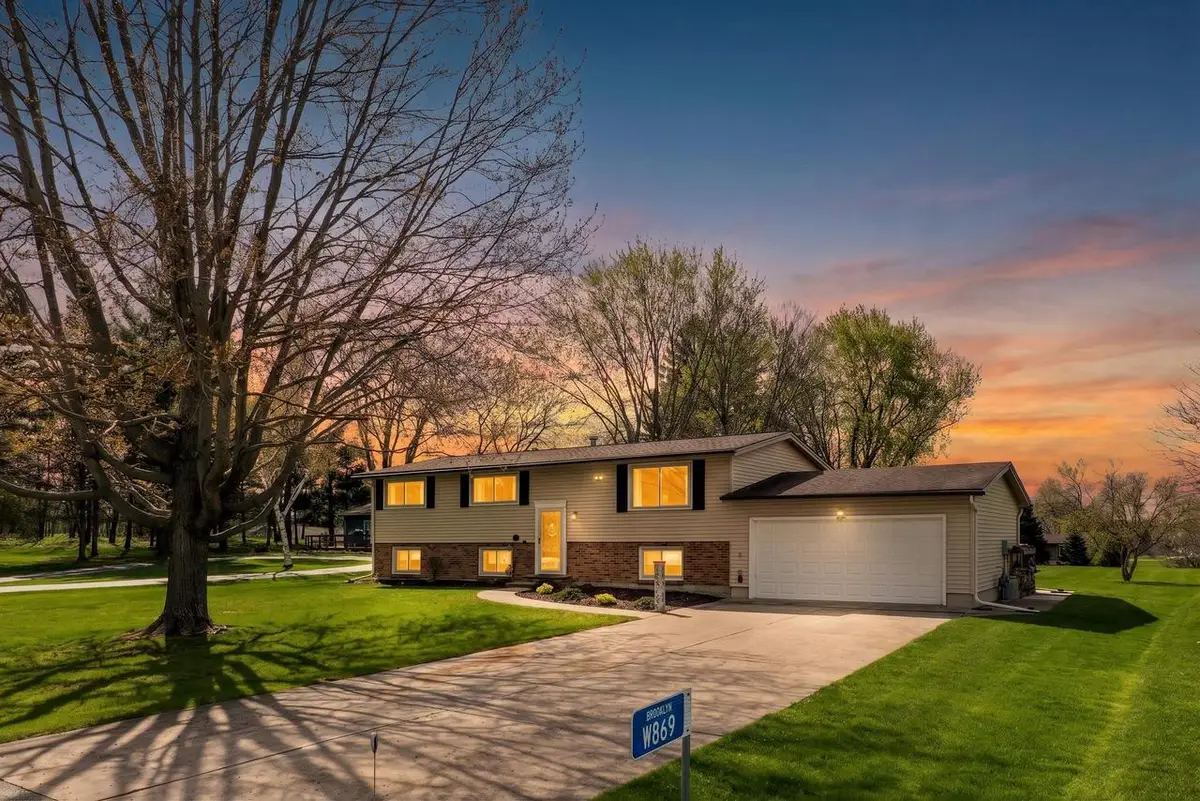 W869 Summit Court, Green Lake, WI 54941 - #1