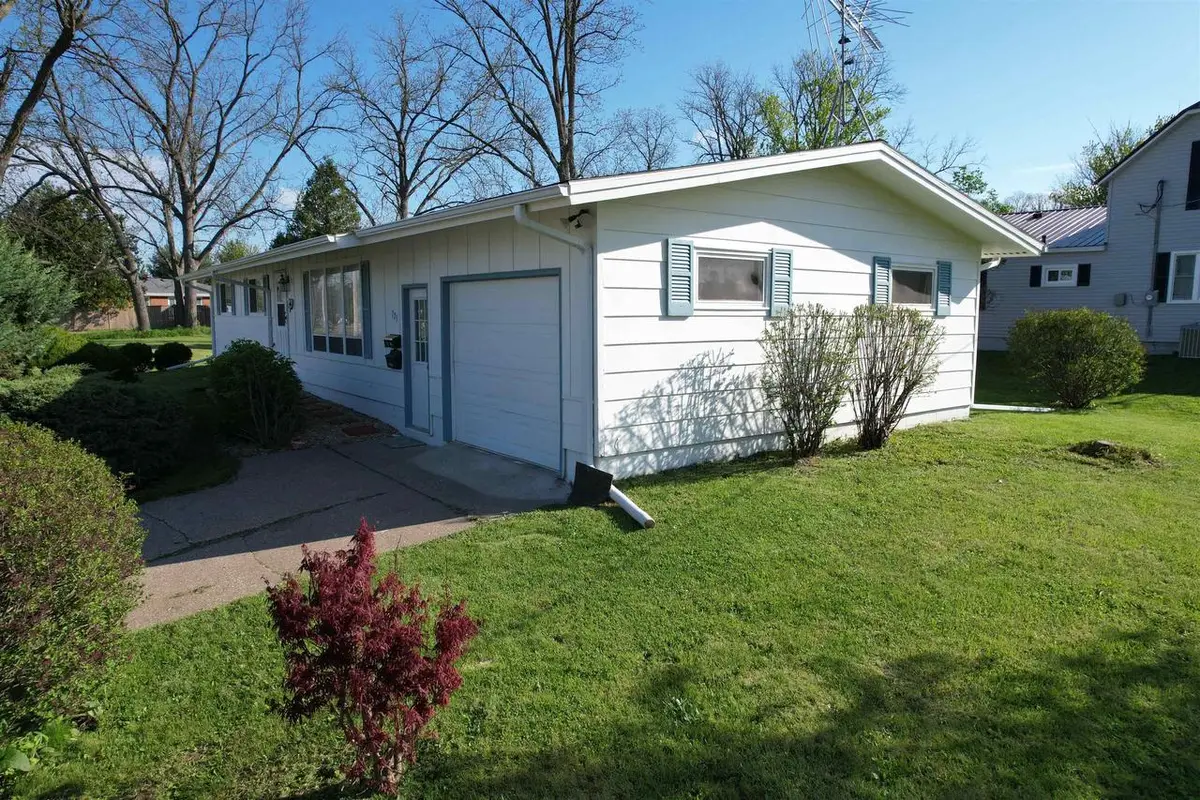 725 Lancaster Street, Platteville, WI 53818 - #1