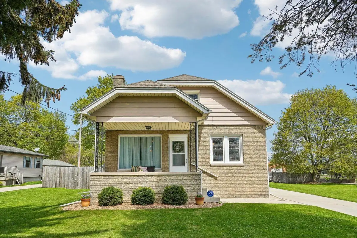 2670 4 1/2 Mile Road, Racine, WI 53402 - #1